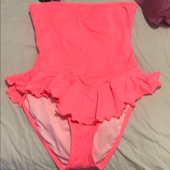 Super beautiful Coral pink one peice NEVER WORN - Picture 1 of 2